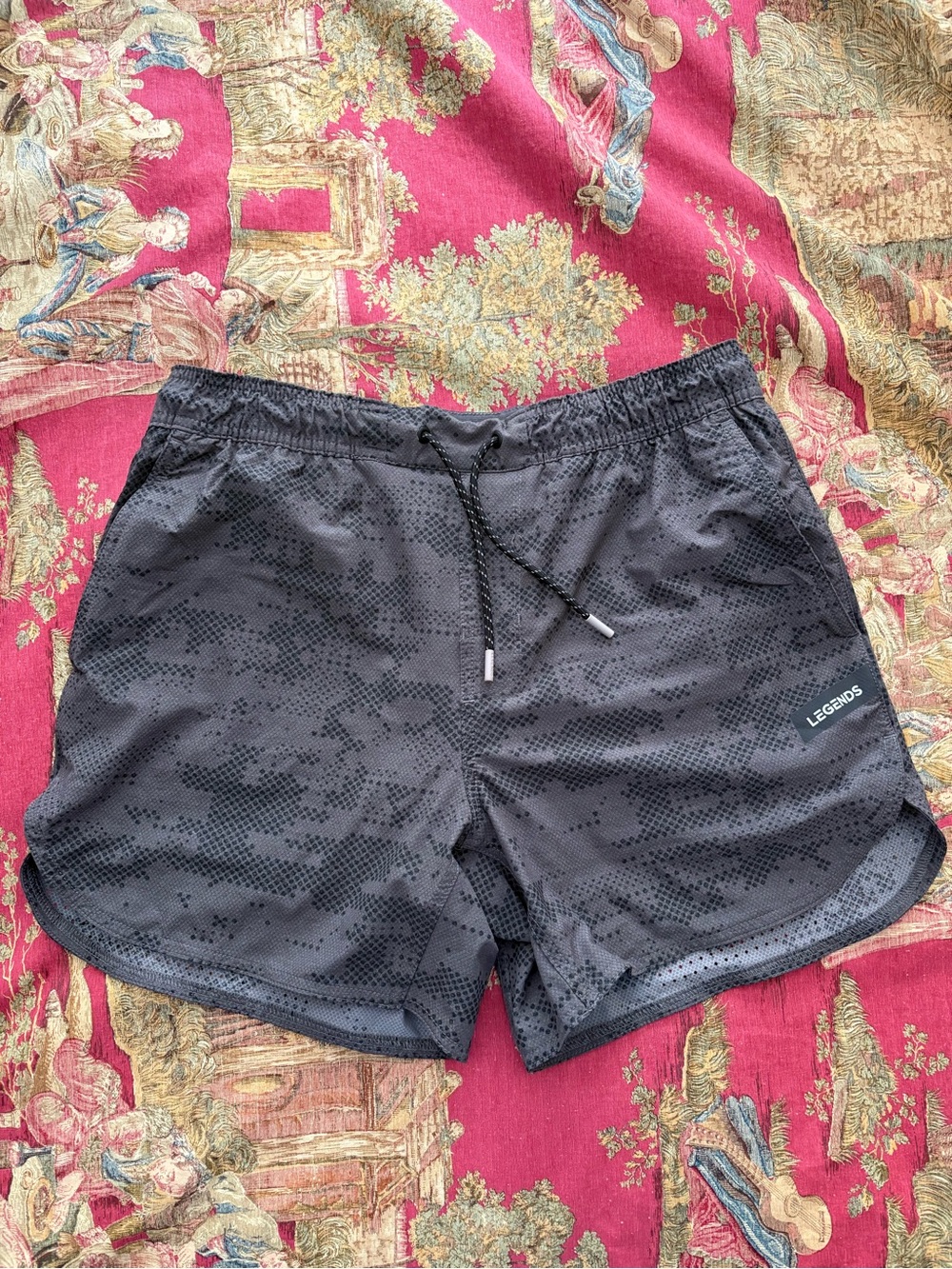 Legends Luka 5” Black + Gray Shorts MEN’S MEDIUM